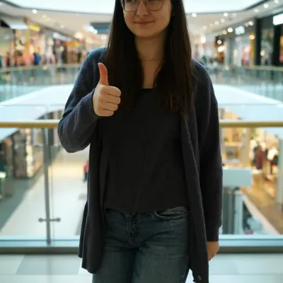 Александра, 25